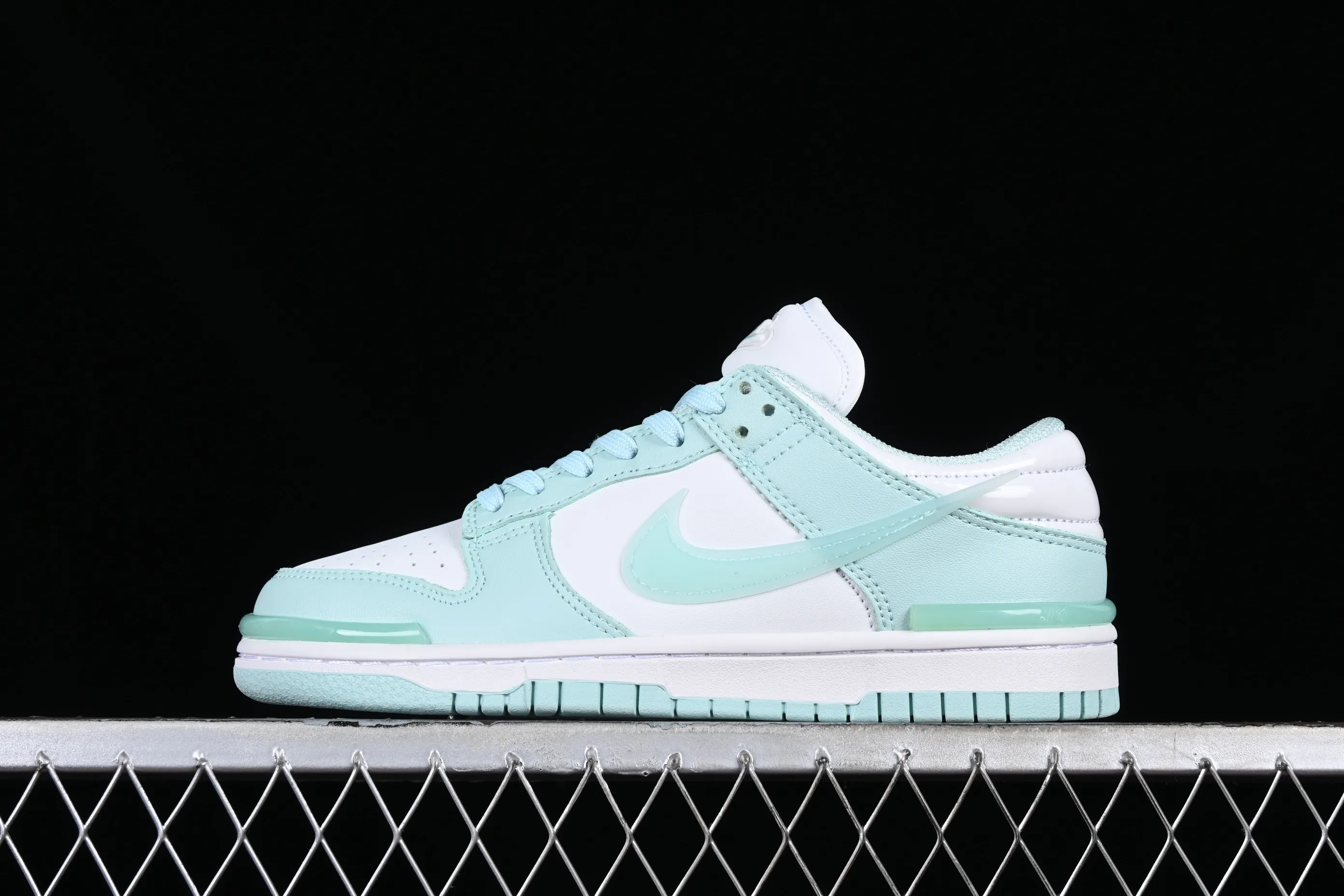 All Categories Nk SB Dunk Series Nk SB Dunk Low Low-top sneakers Cost-effective version Nk Dunk Low Twist "Jade Lce" Jade Jade Variation style SB low-top casual sneakers DZ2794-101